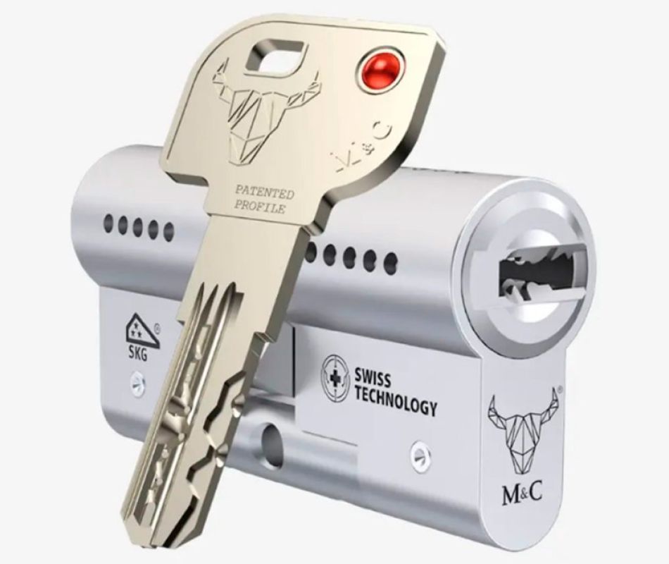 imagen de la cerradura sag de alta seguridad para poner dentro de la puerta de tu casa y que no te puedan robar